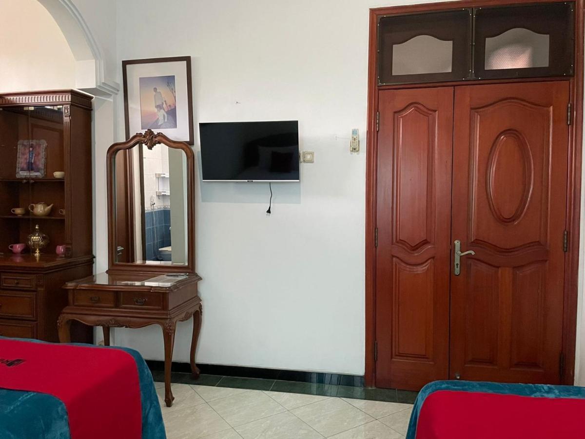 Reddoorz Syariah @ Karang Pilang Hotel Karangpilang Ngoại thất bức ảnh