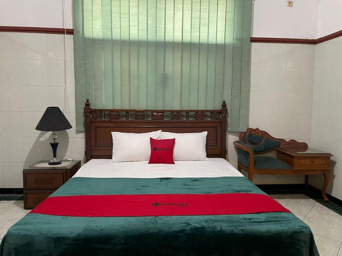 Reddoorz Syariah @ Karang Pilang Hotel Karangpilang Ngoại thất bức ảnh