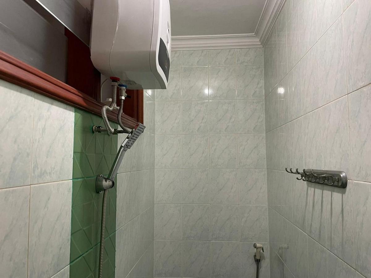 Reddoorz Syariah @ Karang Pilang Hotel Karangpilang Ngoại thất bức ảnh