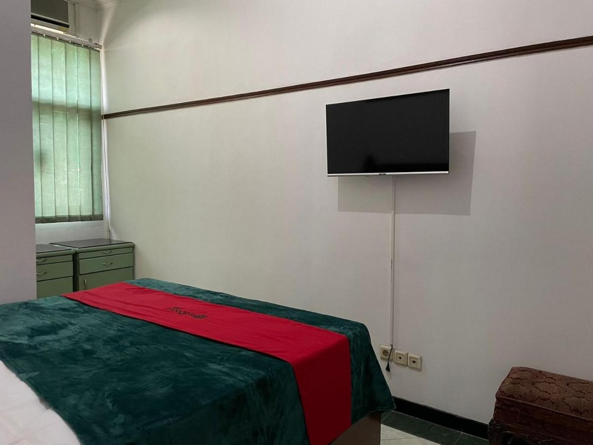Reddoorz Syariah @ Karang Pilang Hotel Karangpilang Ngoại thất bức ảnh